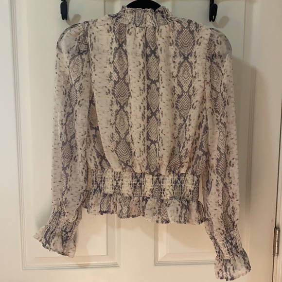 Japna Snakeskin Mockneck Long Sleeve Blouse - L - Picture 6 of 8